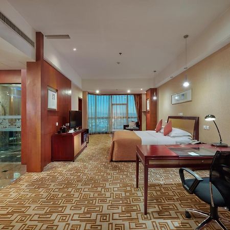 Empark Grand Hotel Кунмин Екстериор снимка
