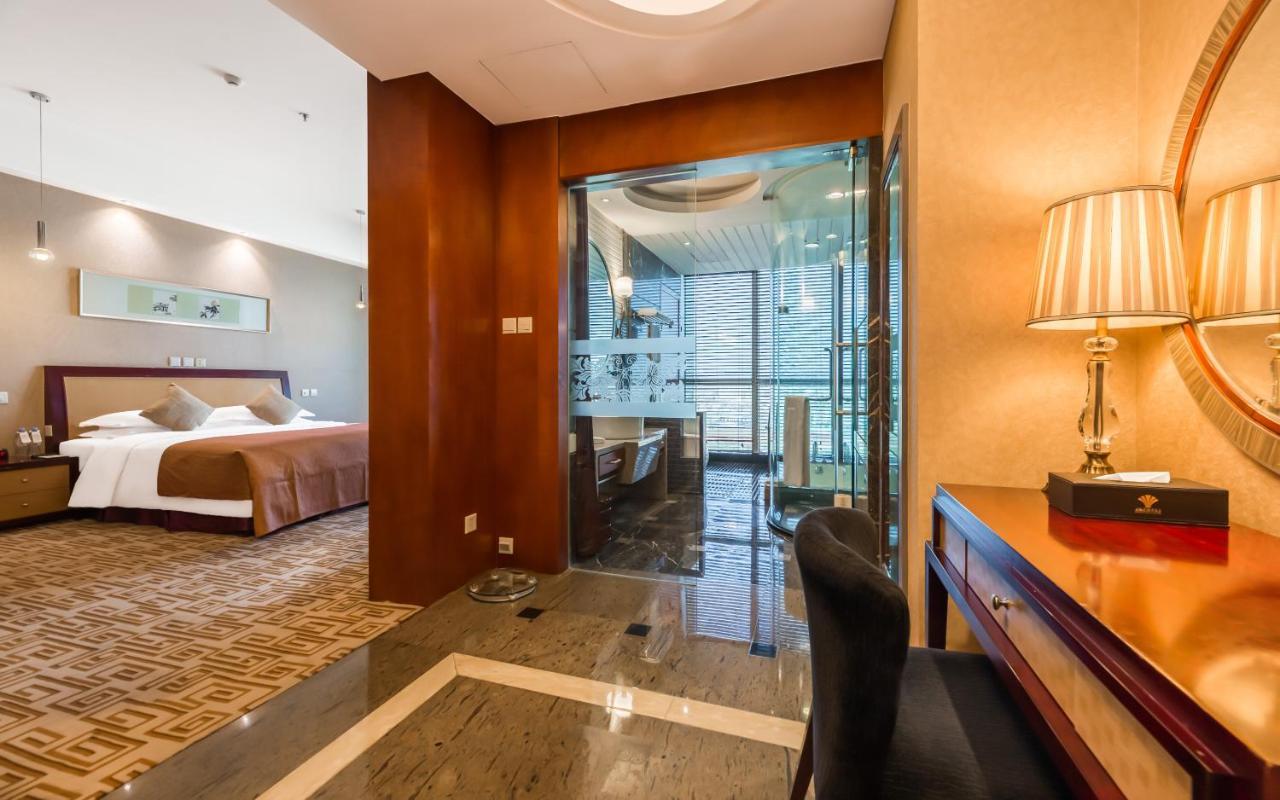 Empark Grand Hotel Кунмин Екстериор снимка