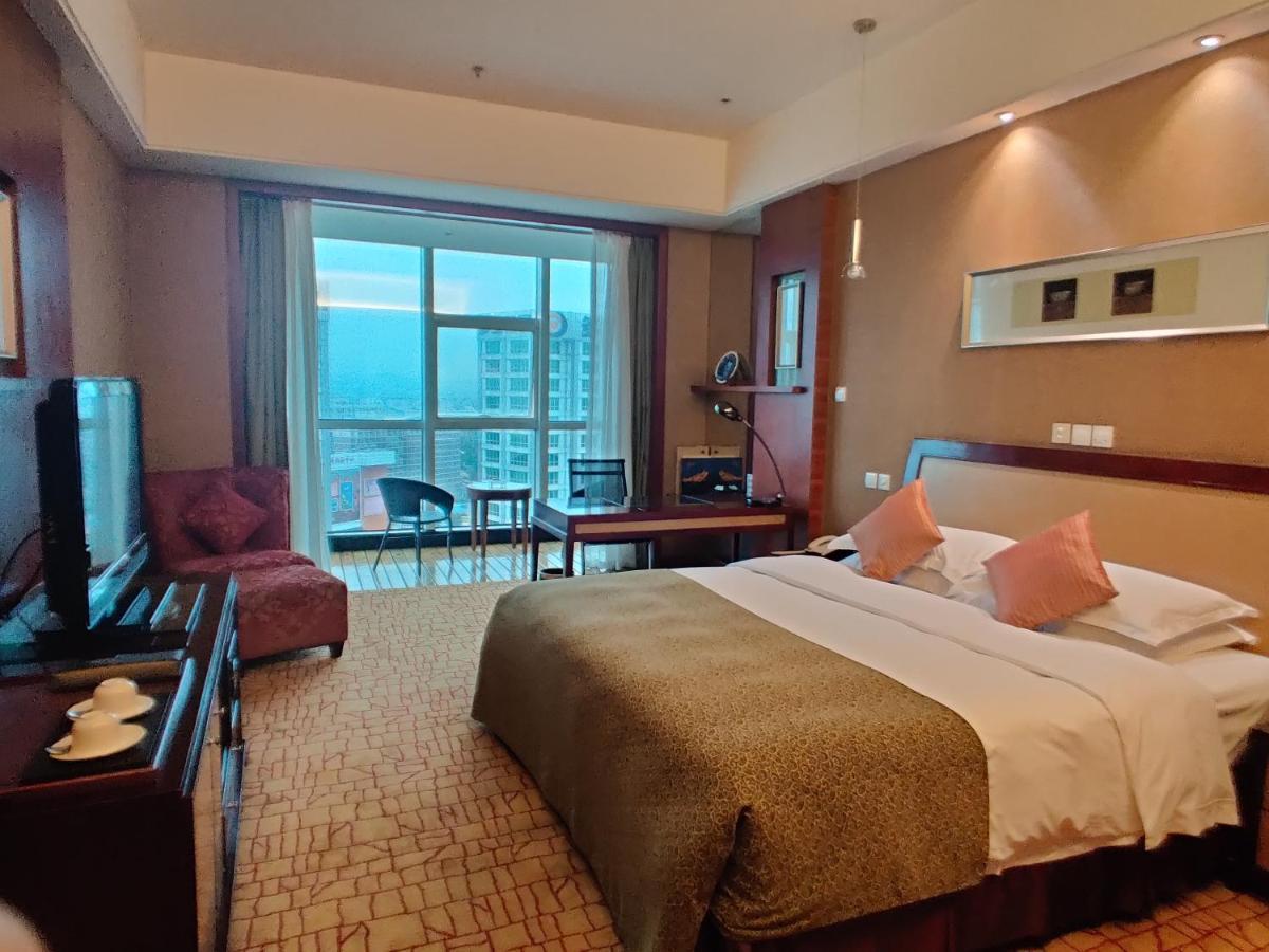 Empark Grand Hotel Кунмин Екстериор снимка