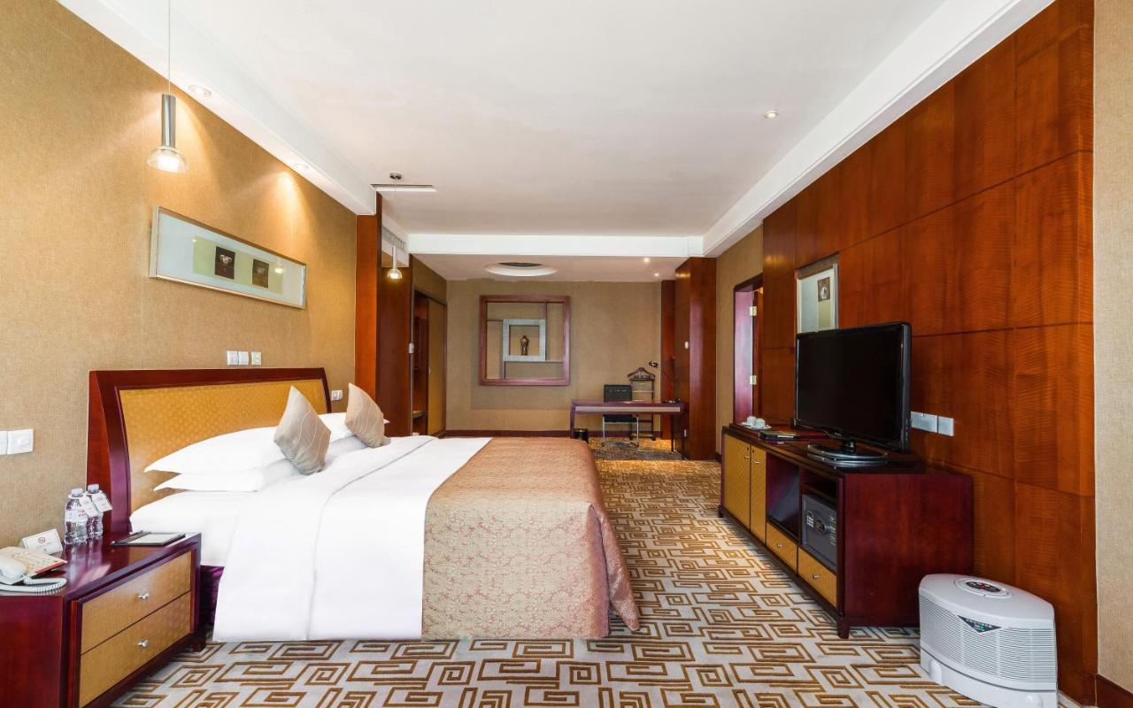 Empark Grand Hotel Кунмин Екстериор снимка