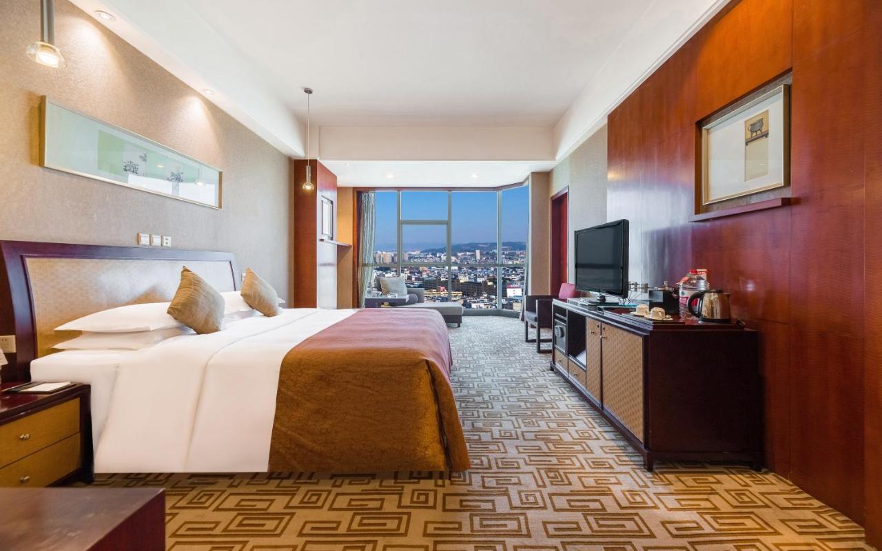 Empark Grand Hotel Кунмин Екстериор снимка