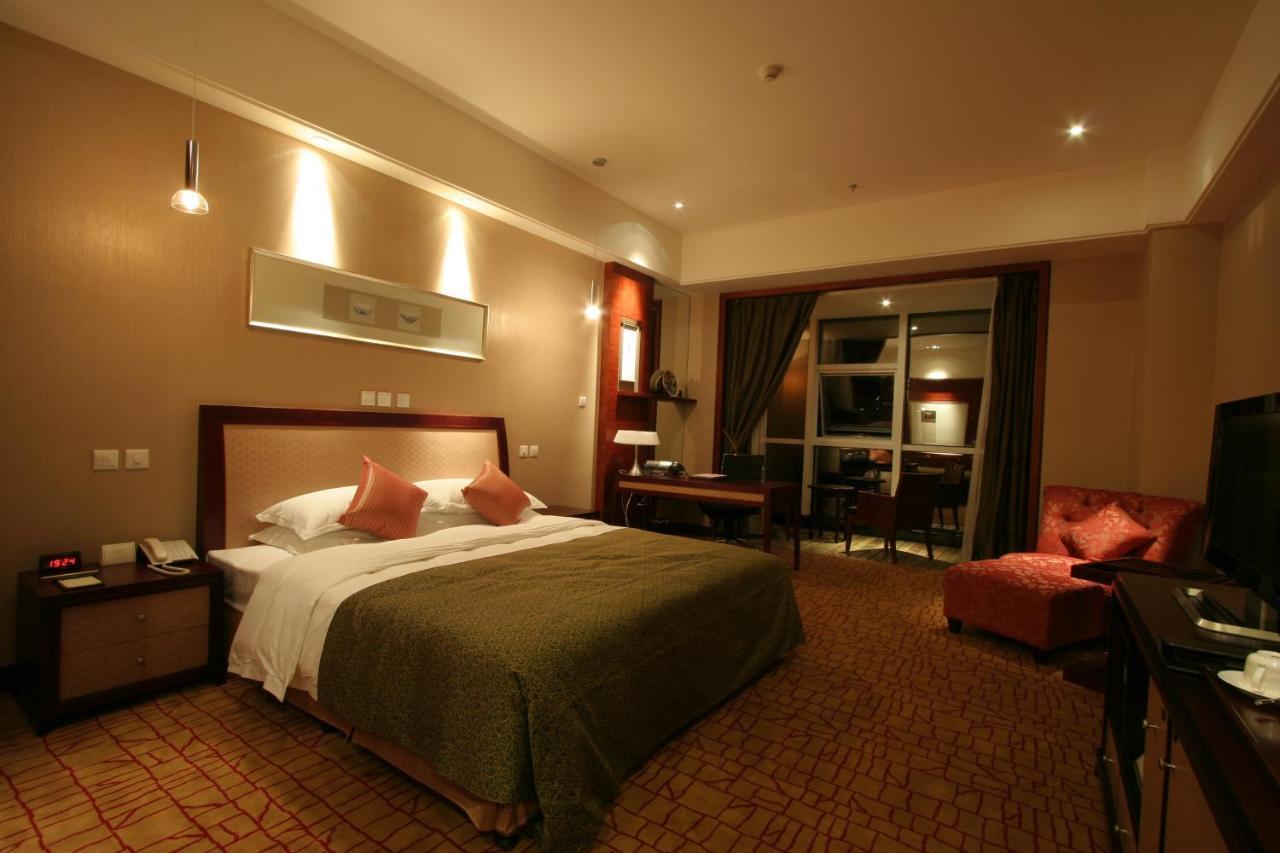 Empark Grand Hotel Кунмин Екстериор снимка
