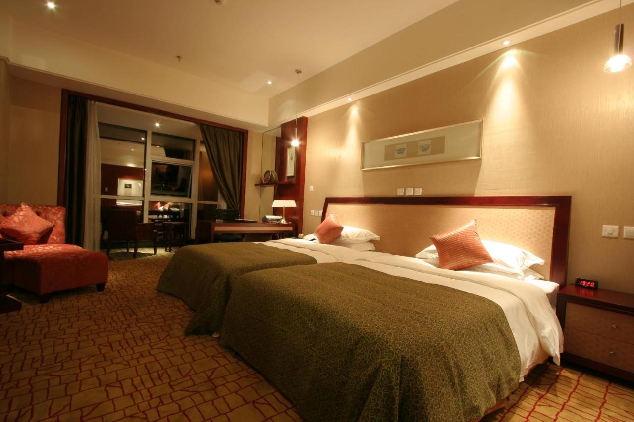 Empark Grand Hotel Кунмин Екстериор снимка